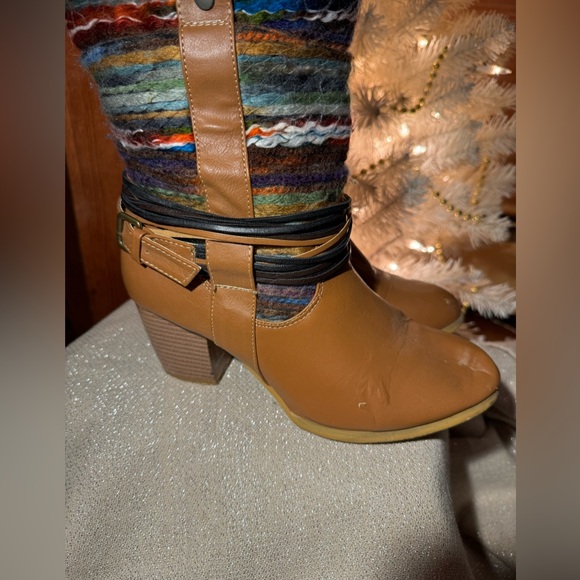 Zoey pull-on boots with colorful yarn-wrapped shaft Size 9 - Picture 2 of 6